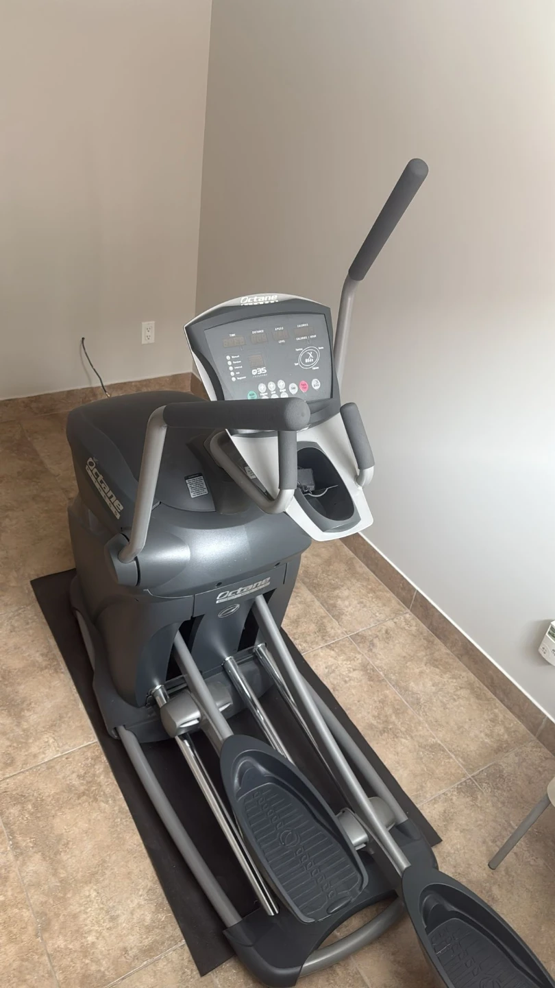 Octane Fitness Q35 Elliptical - photo 3