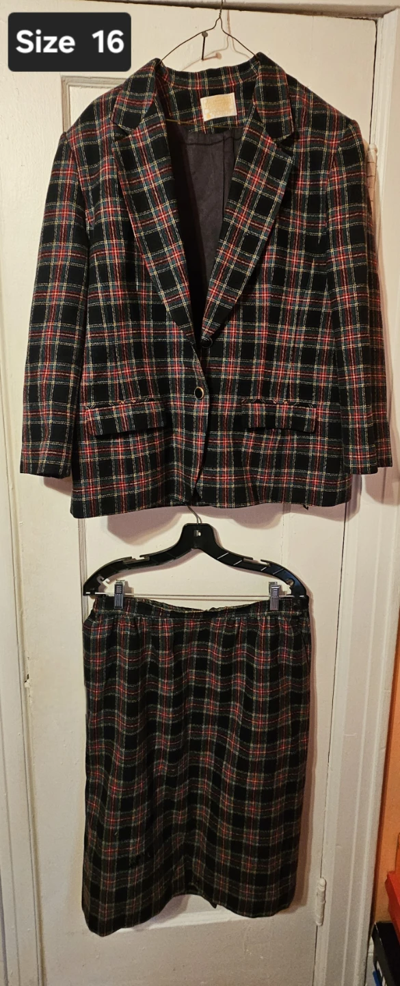 Women's skirt suit