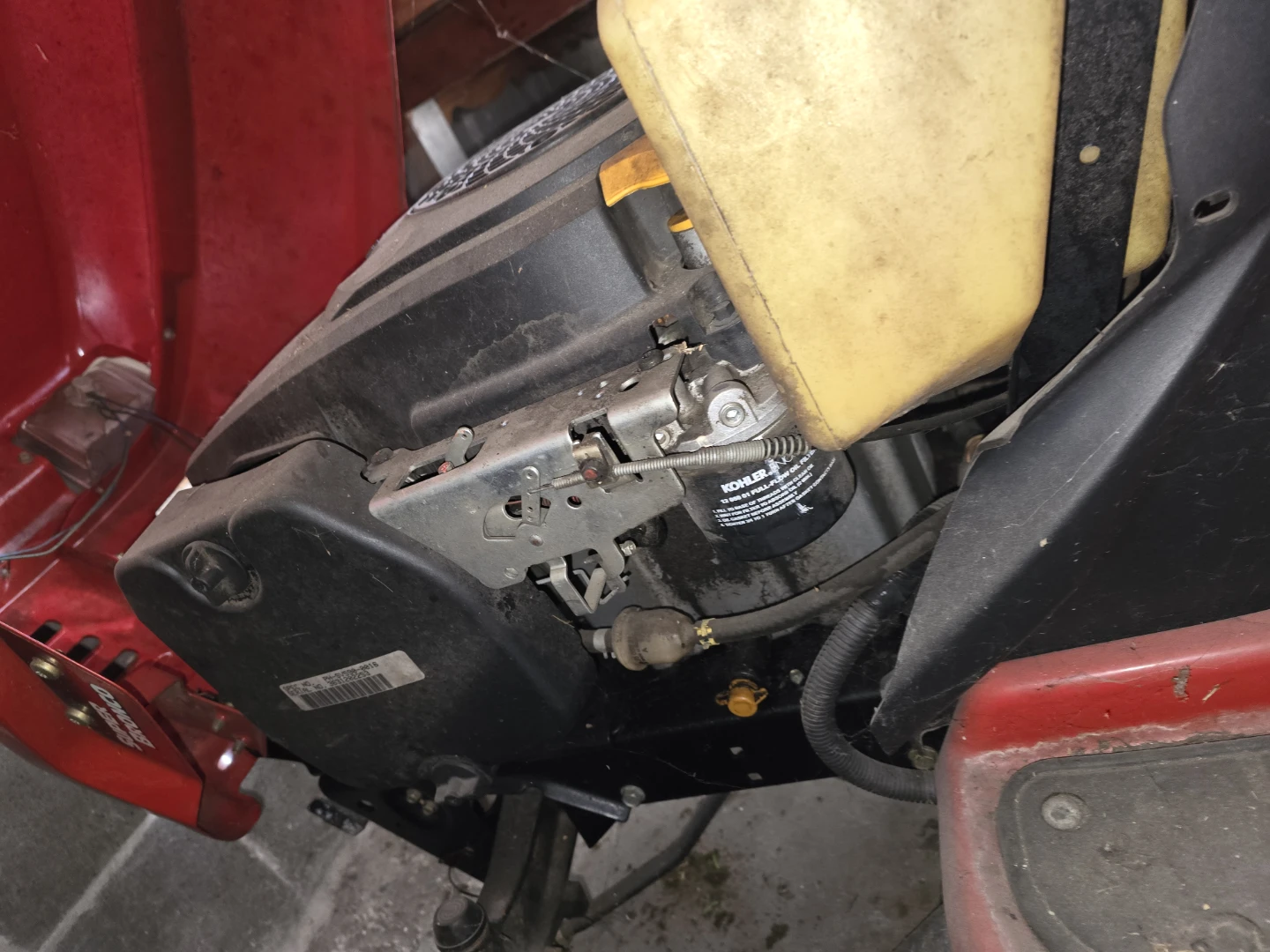 Troy-Bilt Riding Lawn Mower 42inch - photo 4