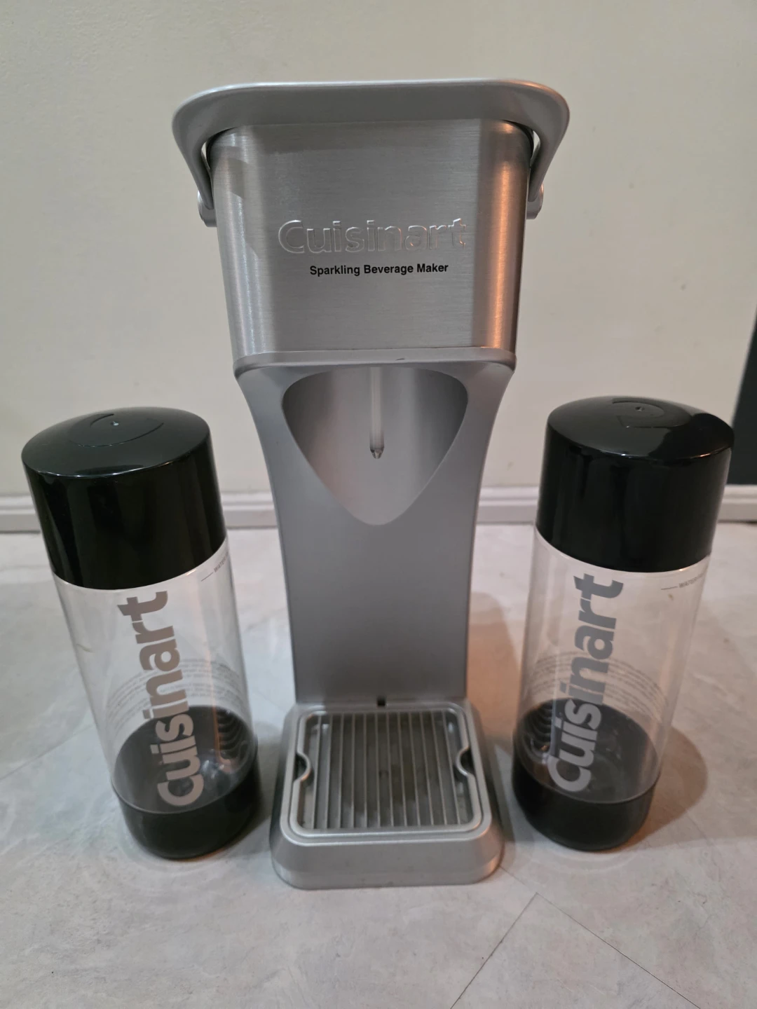 Cuisinart Sparkling Beverage Maker with 2 Bottles