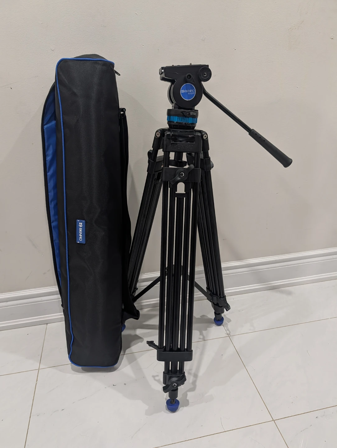 Brand New Never used Tripod -Benro KH25PC Video Tripod with Head