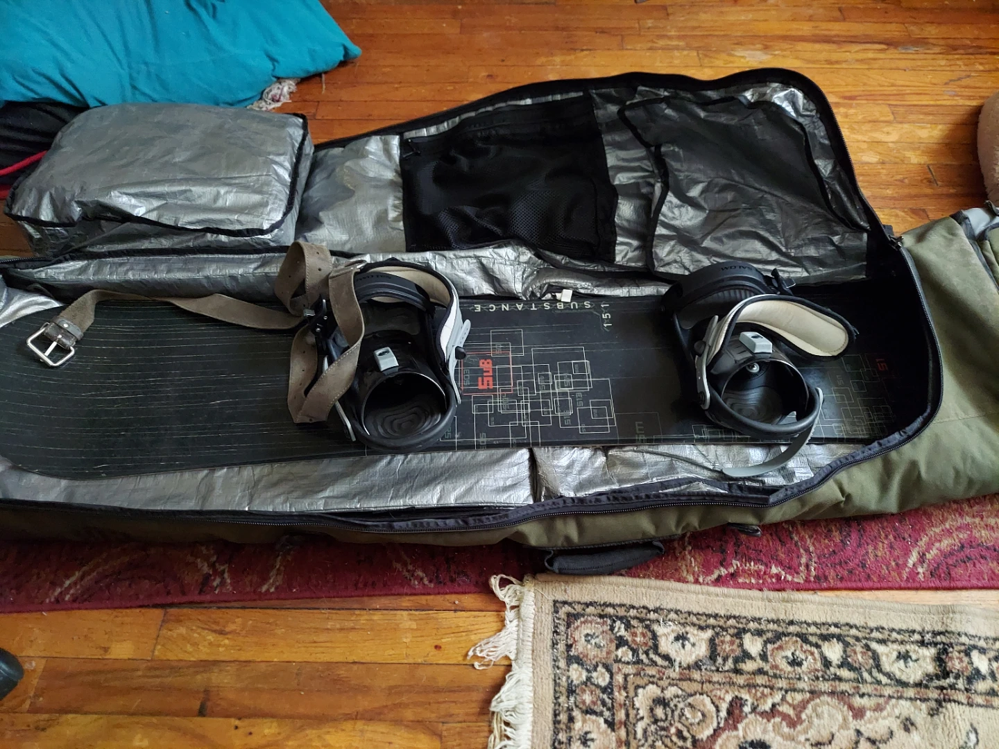 Salomon Substance Snowboard with Bindings and Bag