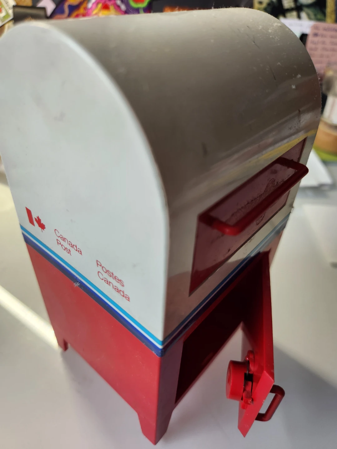 Canada Post Mailbox Piggy Bank - photo 2