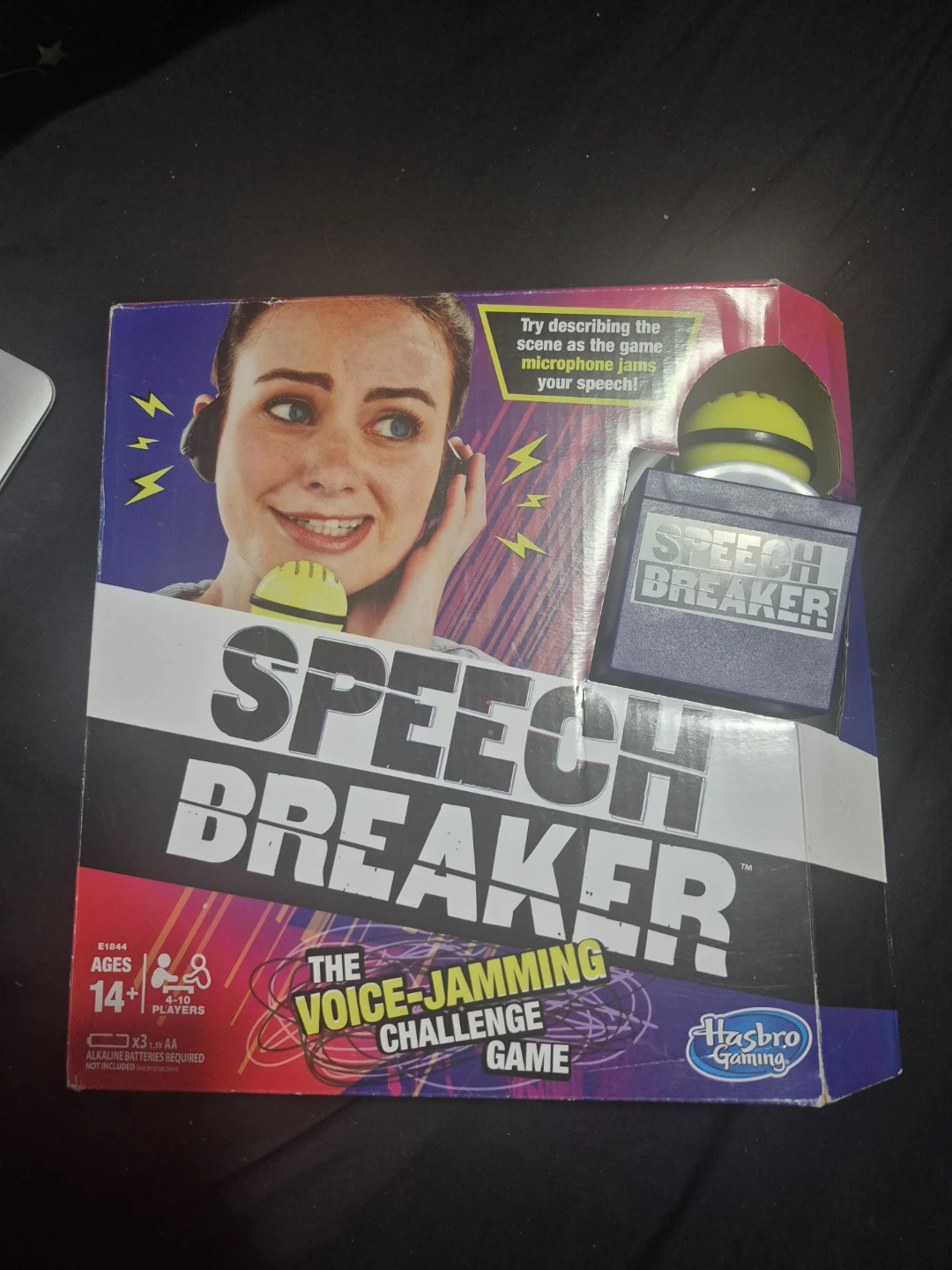 Hasbro Speech Breaker The Voice-Jamming Challenge Game