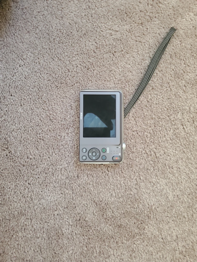 Nikon COOLPIX S3600 Digital Camera - Silver - photo 2