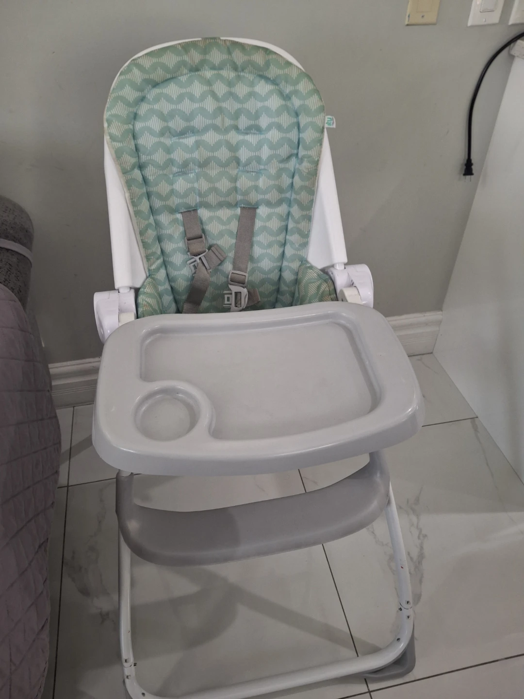 Baby High Chair with Tray - photo 2