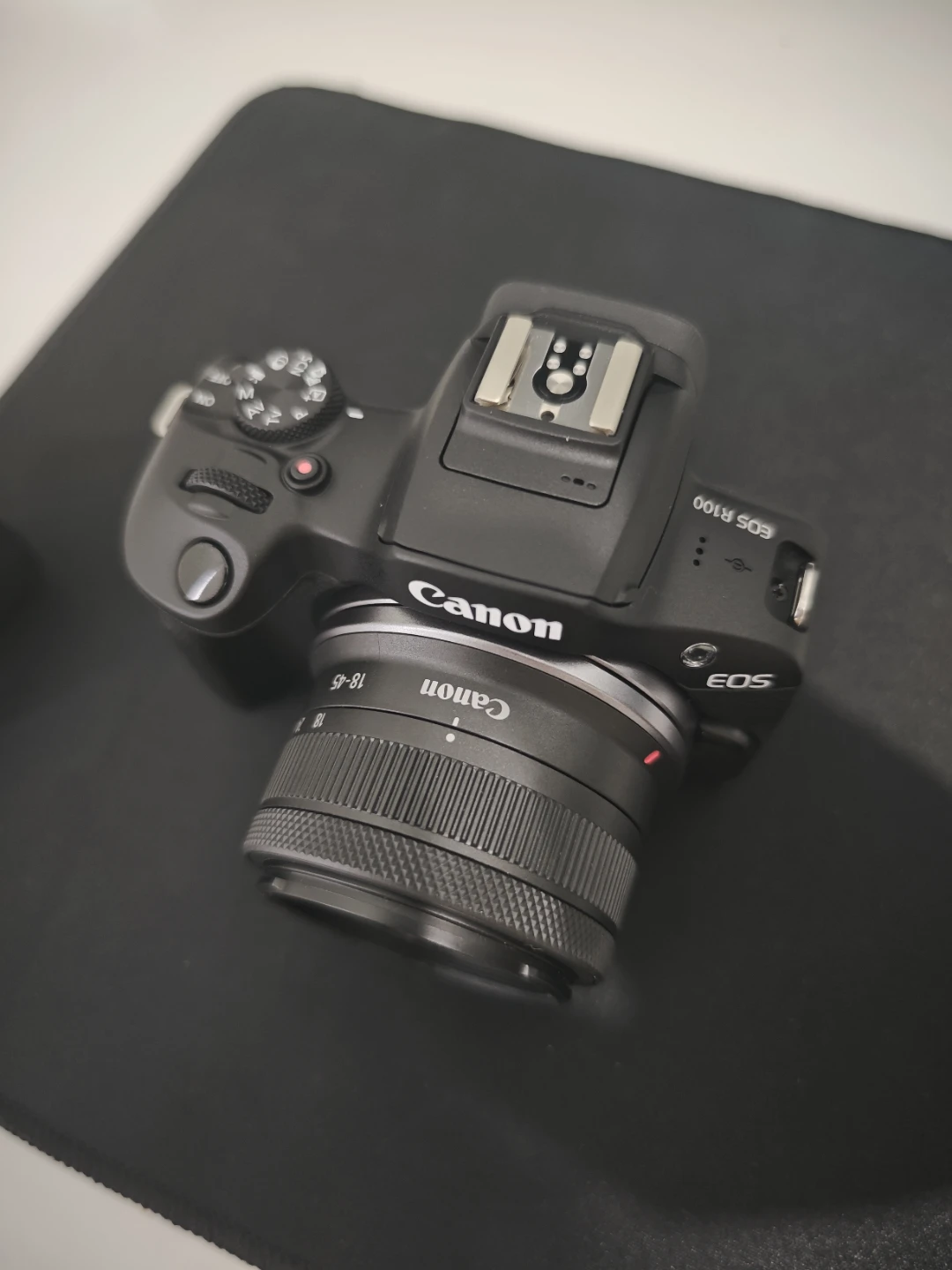 Canon EOS R100 with 18-45mm Lens - photo 2