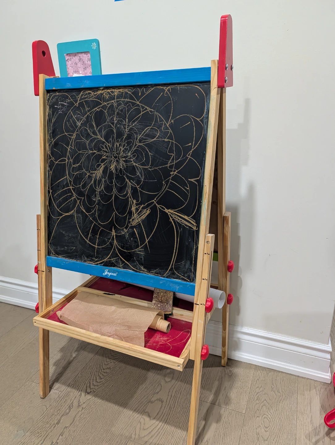 Kid's Double-Sided Easel with Chalkboard and Whiteboard - photo 2