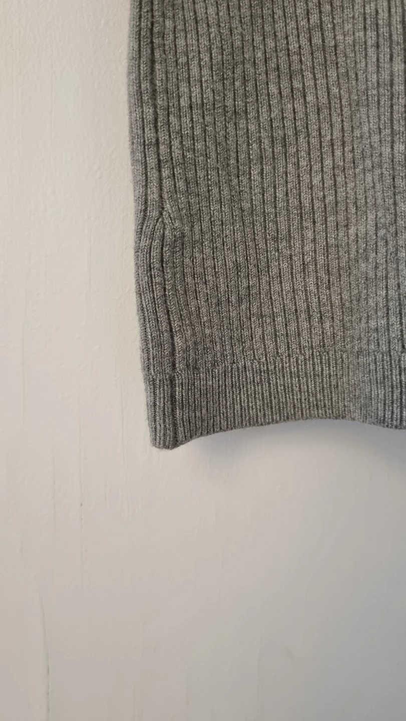GUESS Grey Open-Back Turtleneck Top - photo 4