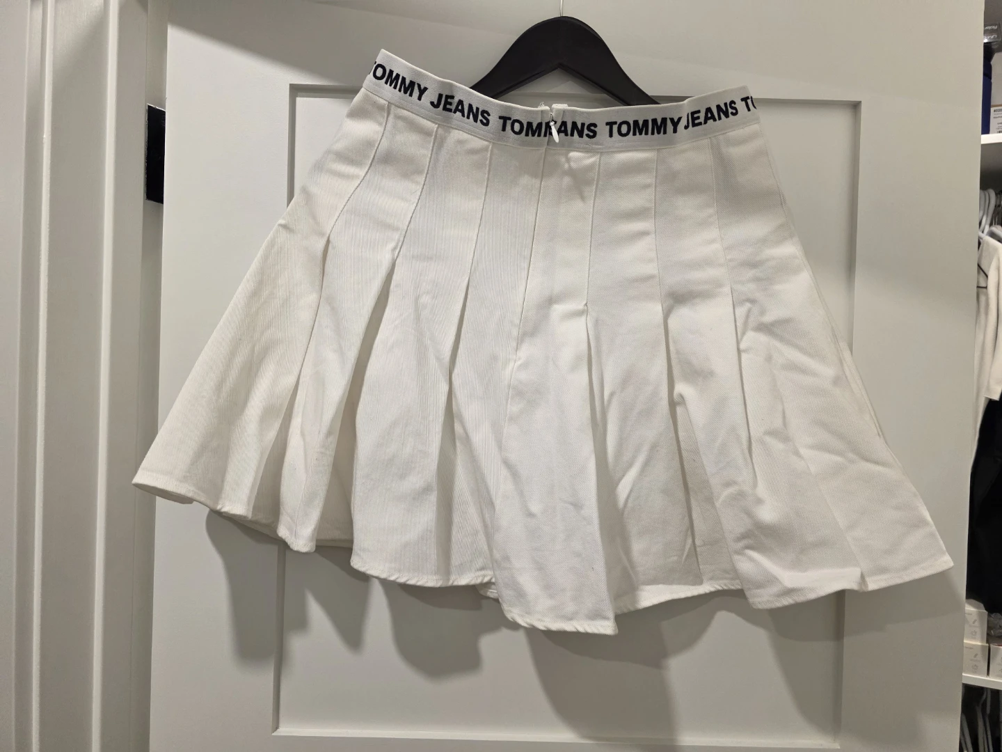 Tommy Jeans White Pleated Skirt Size 8 - photo 2