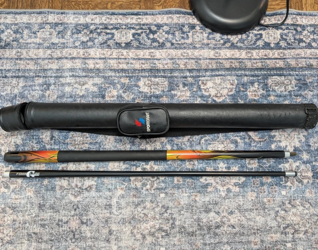 Sportcraft Fiber Glass Pool Cue with Flames Design and Case - photo 2