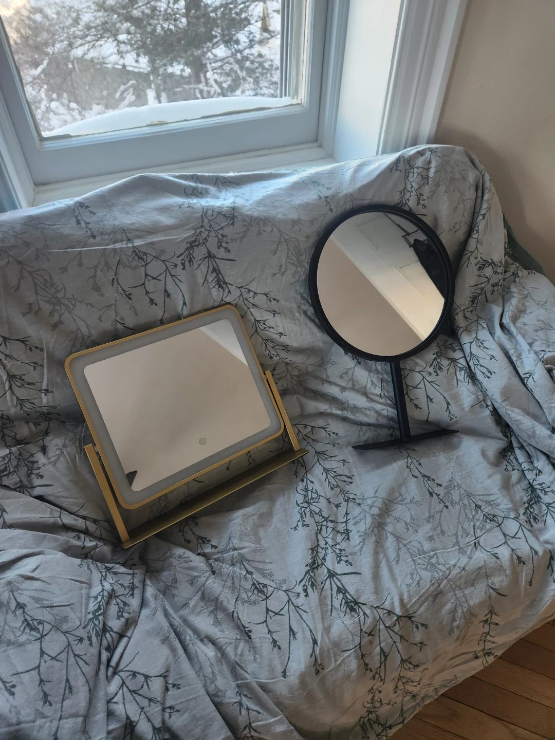 LED Makeup Mirror with Stand and Round Vanity Mirror