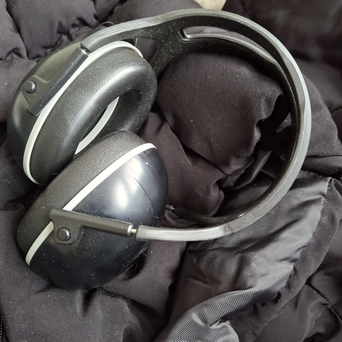 Professiinal Noise Cancelling Ear Muffs