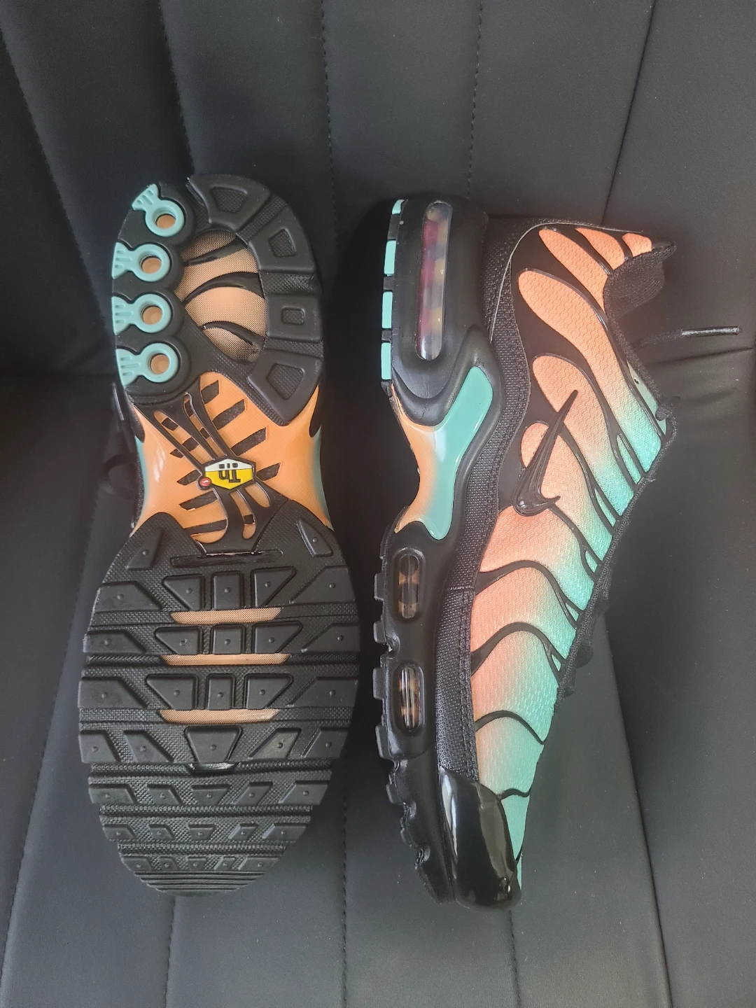 Nike Air Max Plus "Aurora Green Orange Pulse" Men's Size 9.5 - photo 3