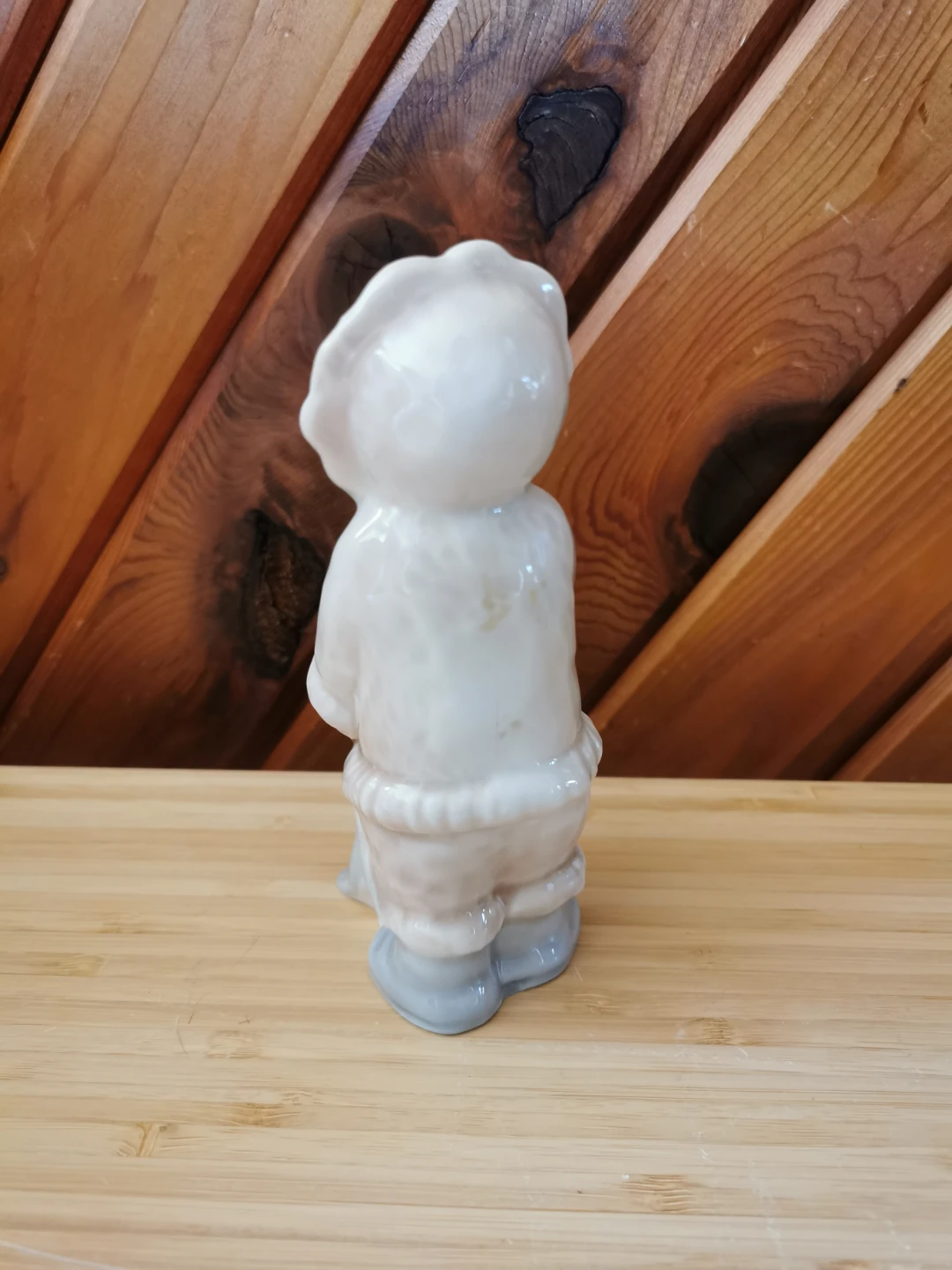 Vintage Inuit Figurine with Penguin and Fish - photo 4