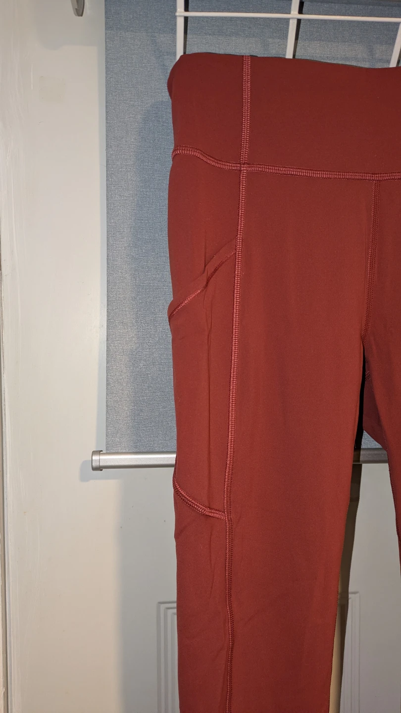 Lululemon Maroon Leggings - Size 4 23” Inseam - photo 3