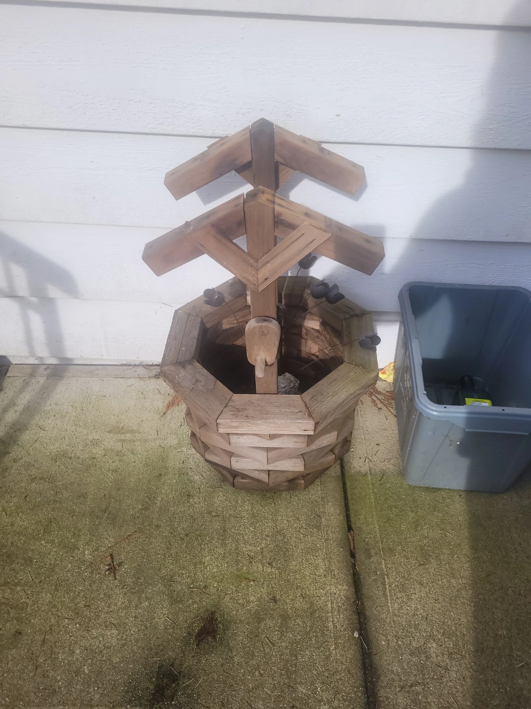 Wooden Decorative Wishing Well Planter
