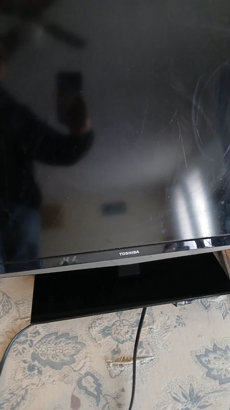 Toshiba 40" 40L2200U Television - photo 2