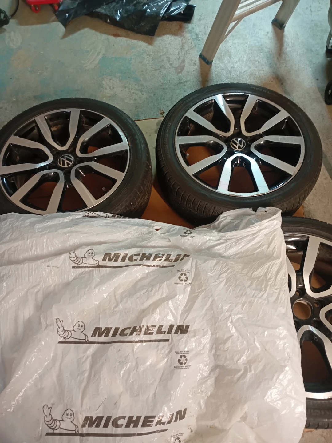 Set of 4 Volkswagen Rims with Michelin Tires - photo 2