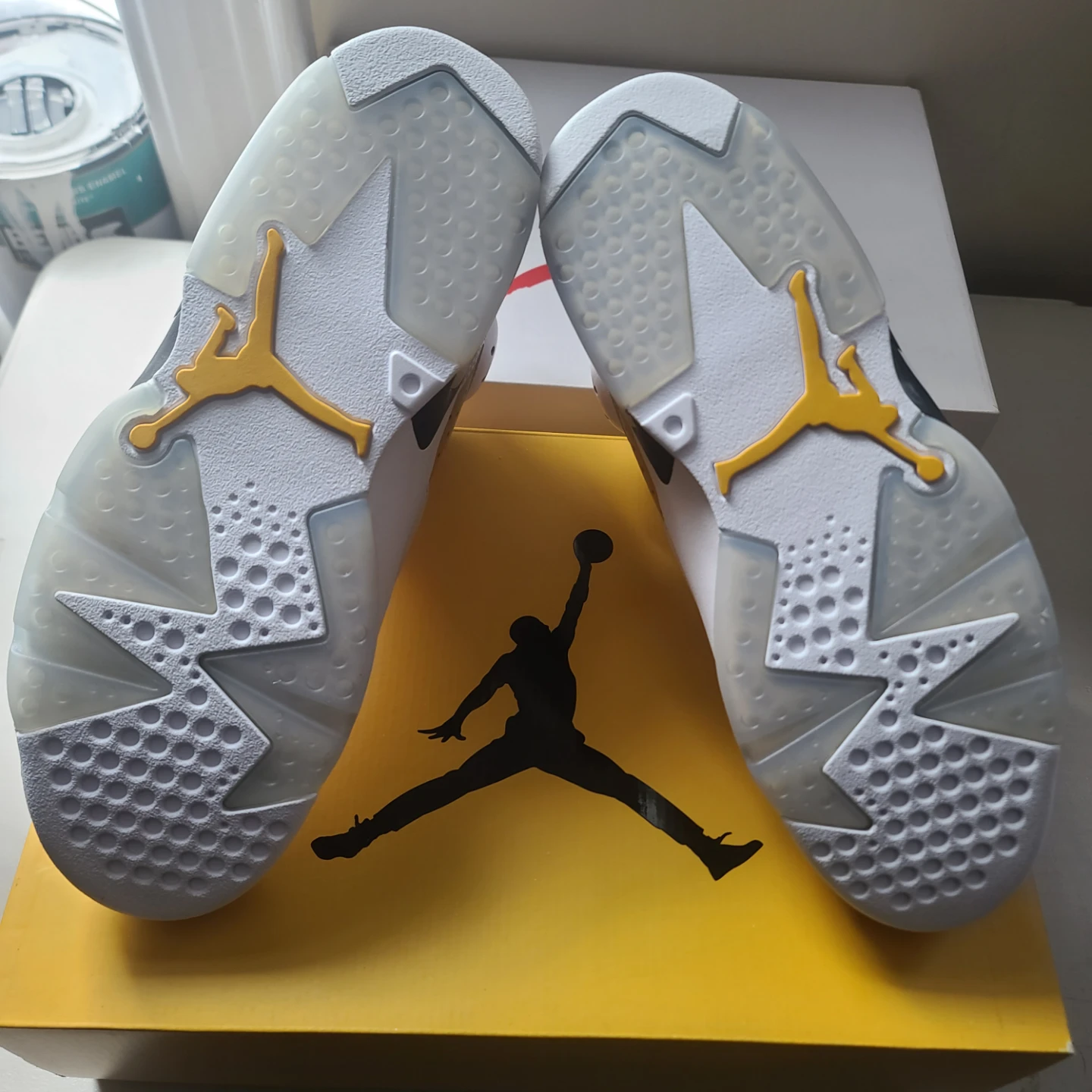 Air Jordan 6 Retro "University Gold" Sneakers - photo 4