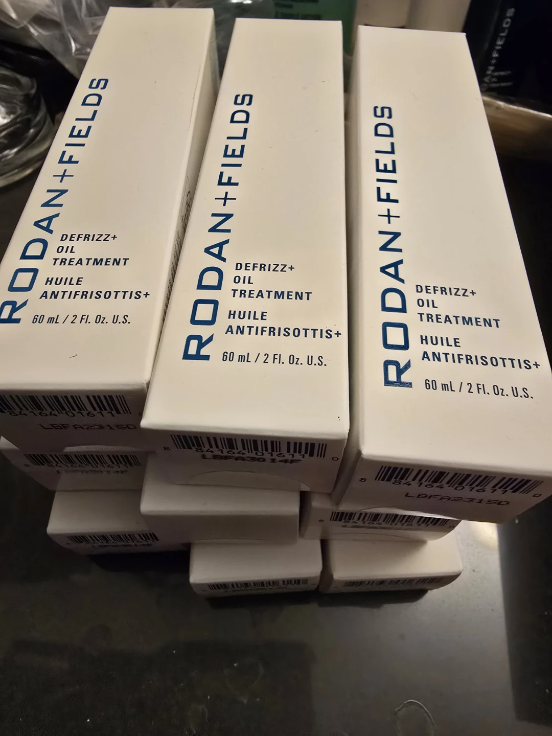 Rodan + Fields Defrizz Oil Treatment - 60 mL 🏆