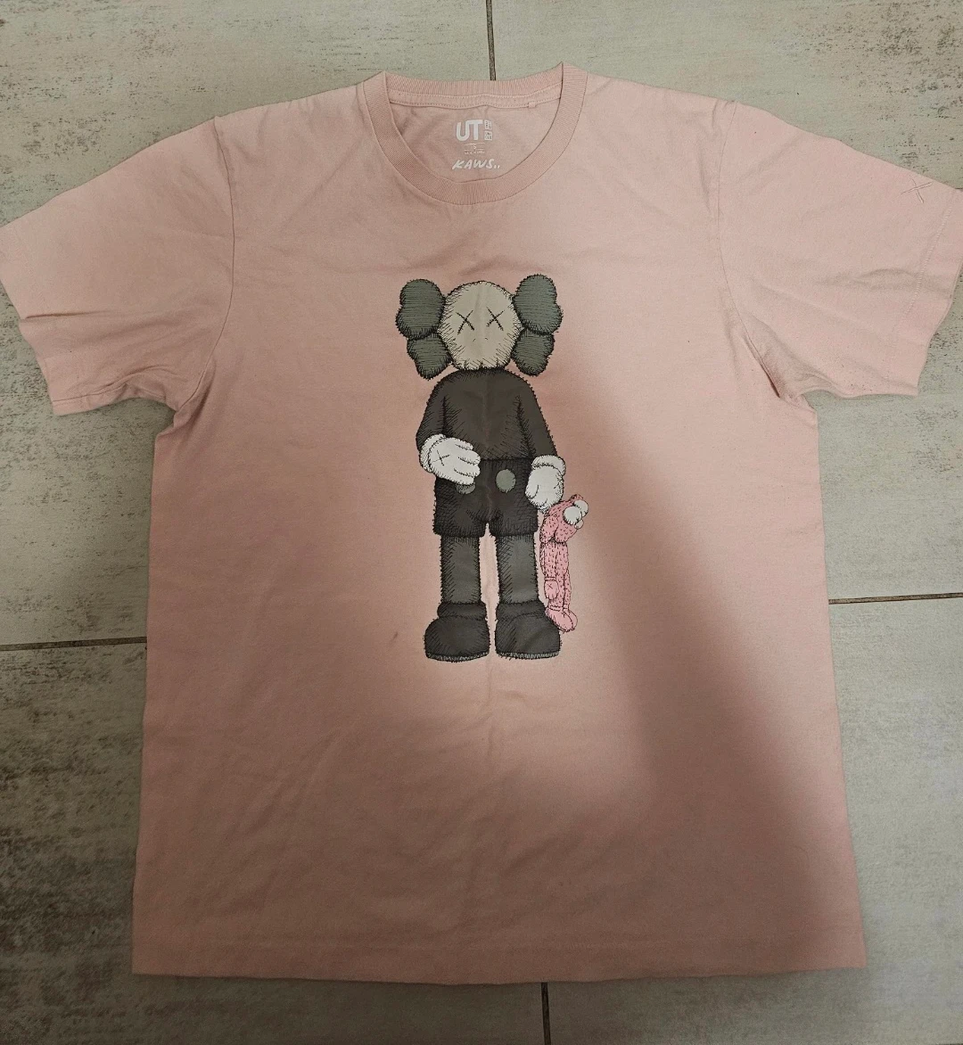 Uniqlo x KAWS