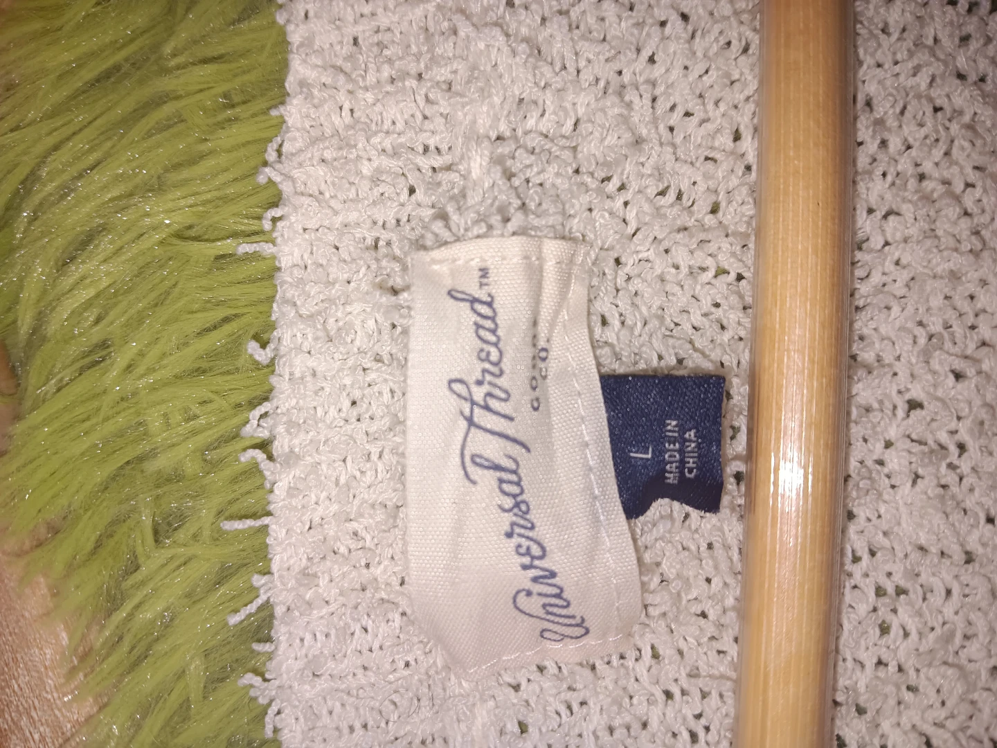 Universal Thread White Cozy Knit V-Neck Sweater🏆 - photo 3