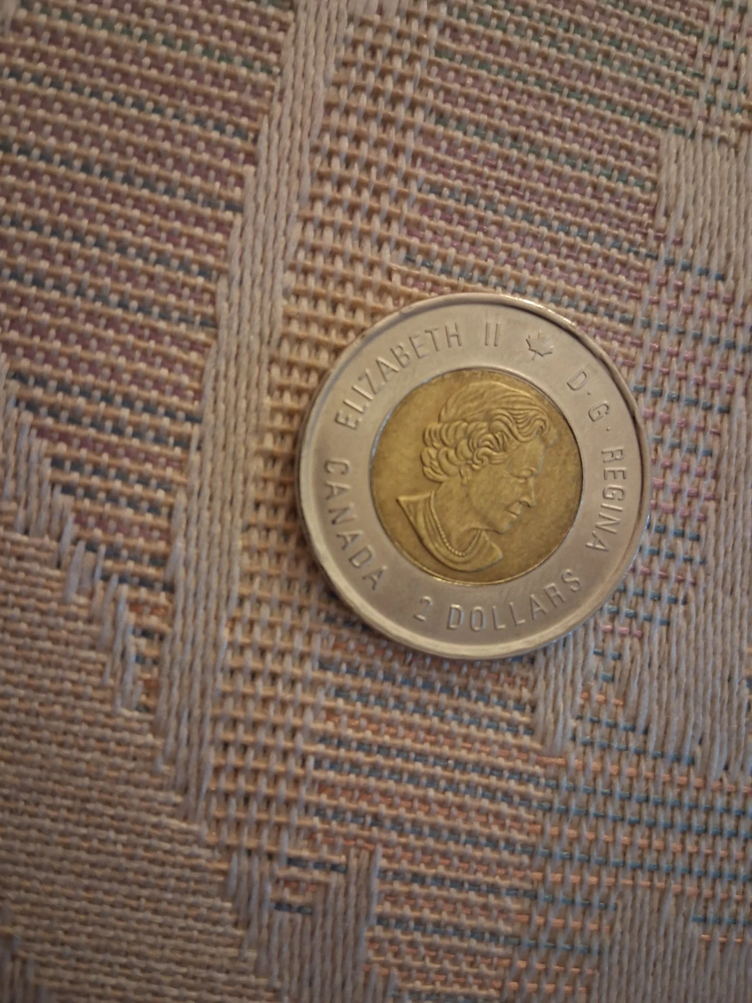 2020 Canadian $2 Bill Reid  commemorative toonie - photo 2