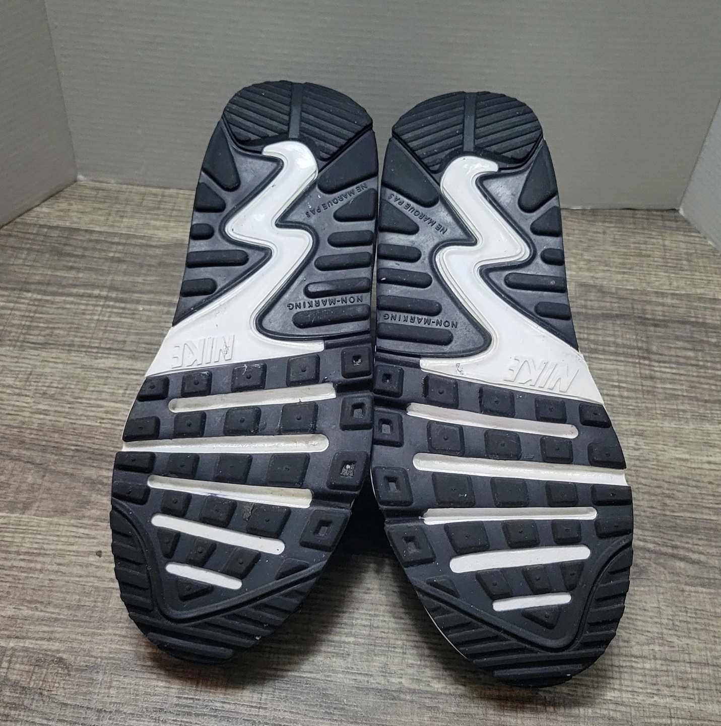 Nike Air Max 90 Black White Shoes Size 2Y - photo 5