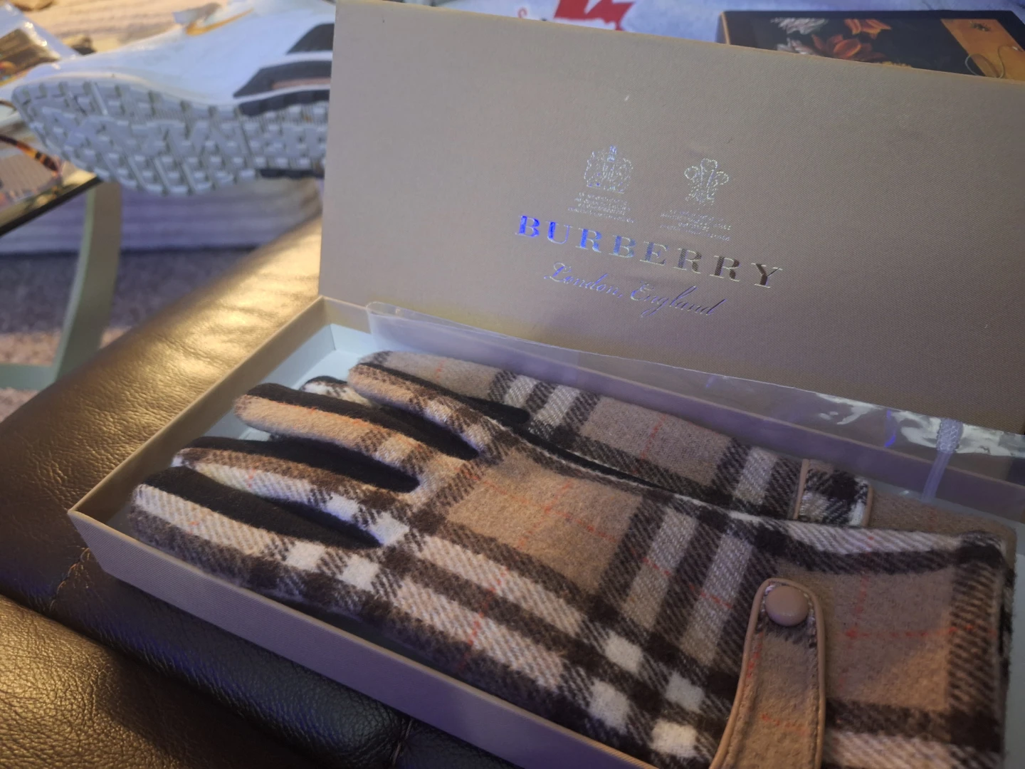 Burberry Check Gloves - photo 3