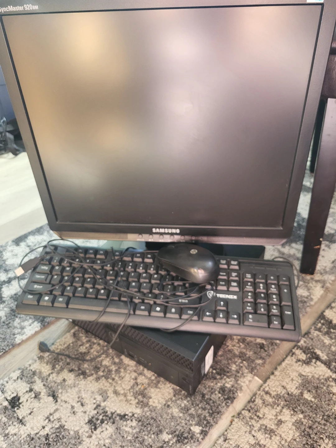 Dell Computer with Samsung Monitor with Keyboard and Mouse