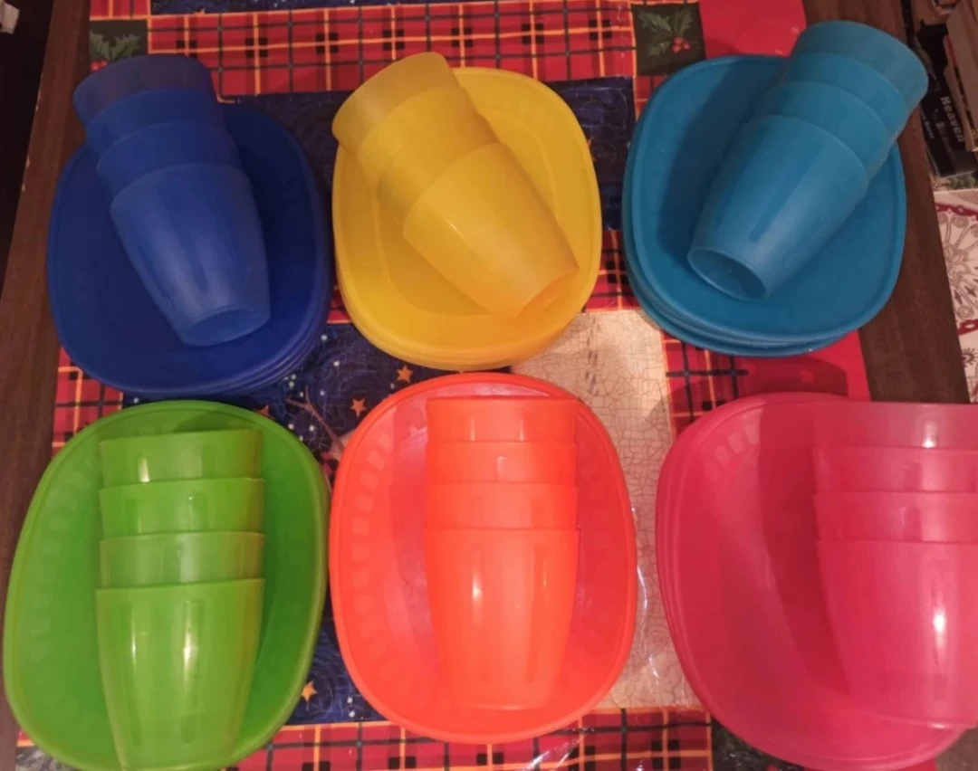 52 Piece Children's Plastic Plates and Cups Set🏆