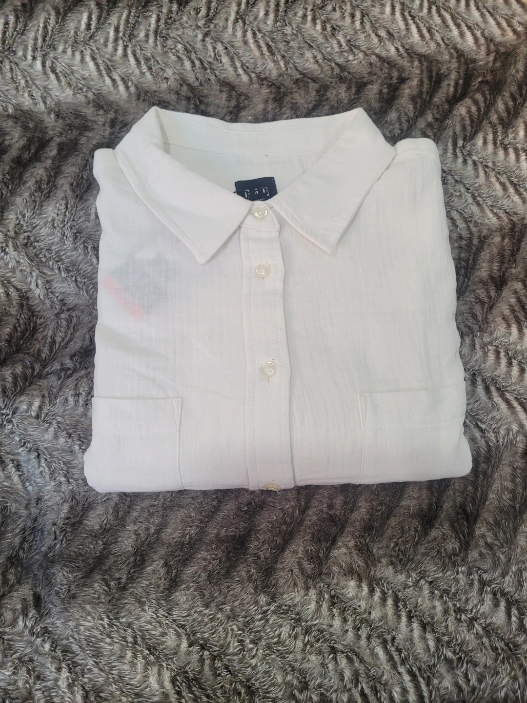 GAP White Button-Up Shirt