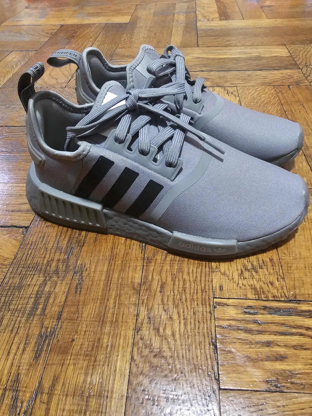 Adidas NMD R1 Sneakers - Grey