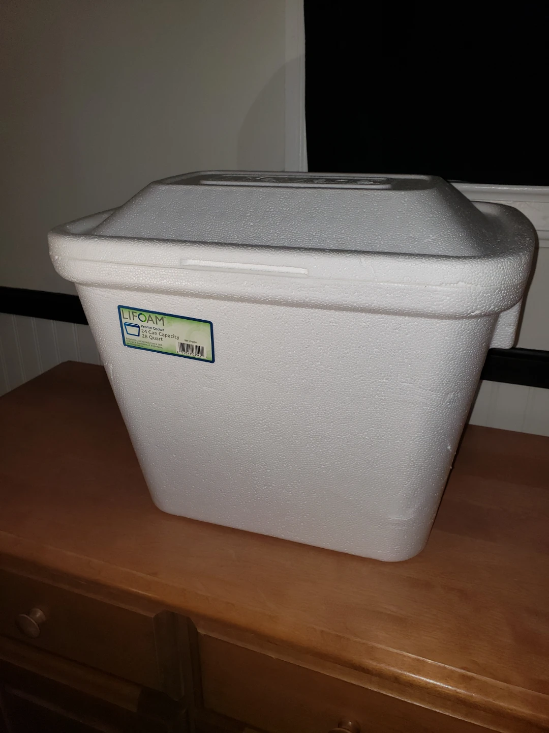 LIFOAM 28 Quart Cooler