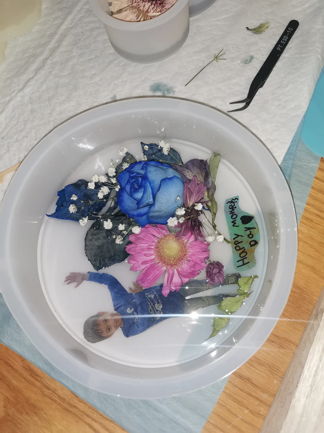 Resin Coasters with Dried Flowers - photo 4