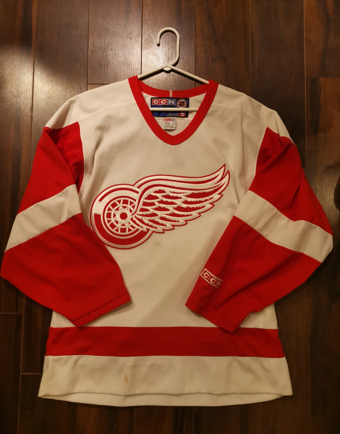 Vintage Detroit Red Wings CCM NHL hockey jersey