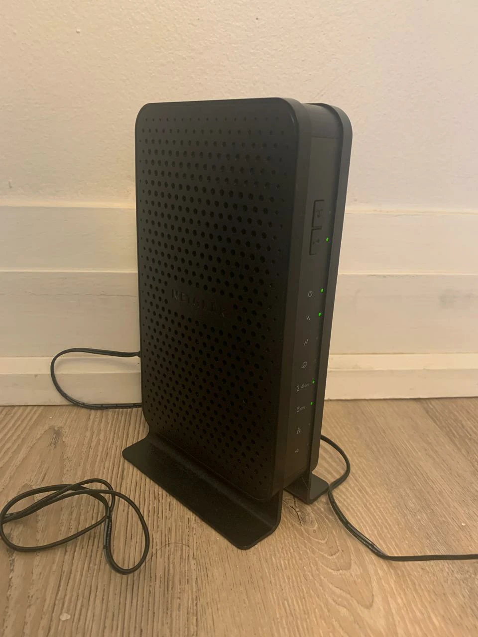 Netgear N600 wifi cable modem router (C3700v2)