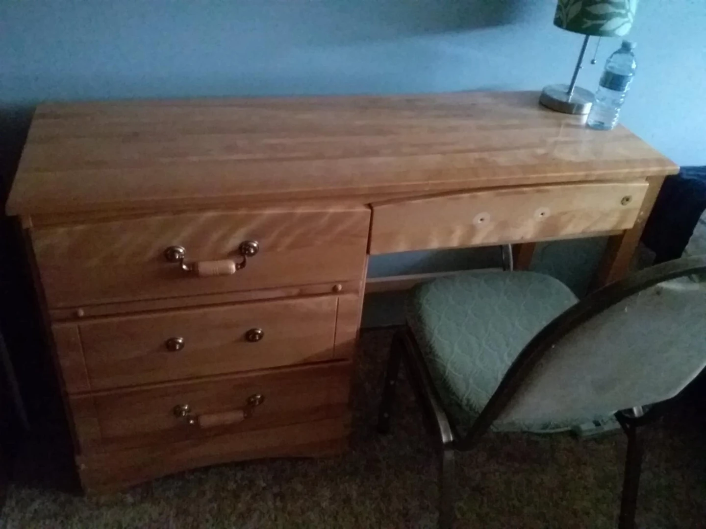 Wood  desk  with drawers