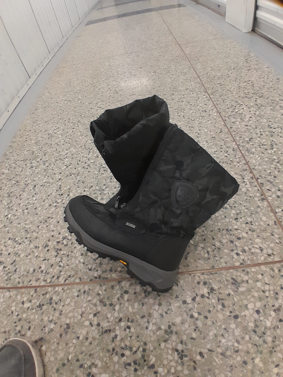 Black Camo Winter Boots Original Pajar size 8