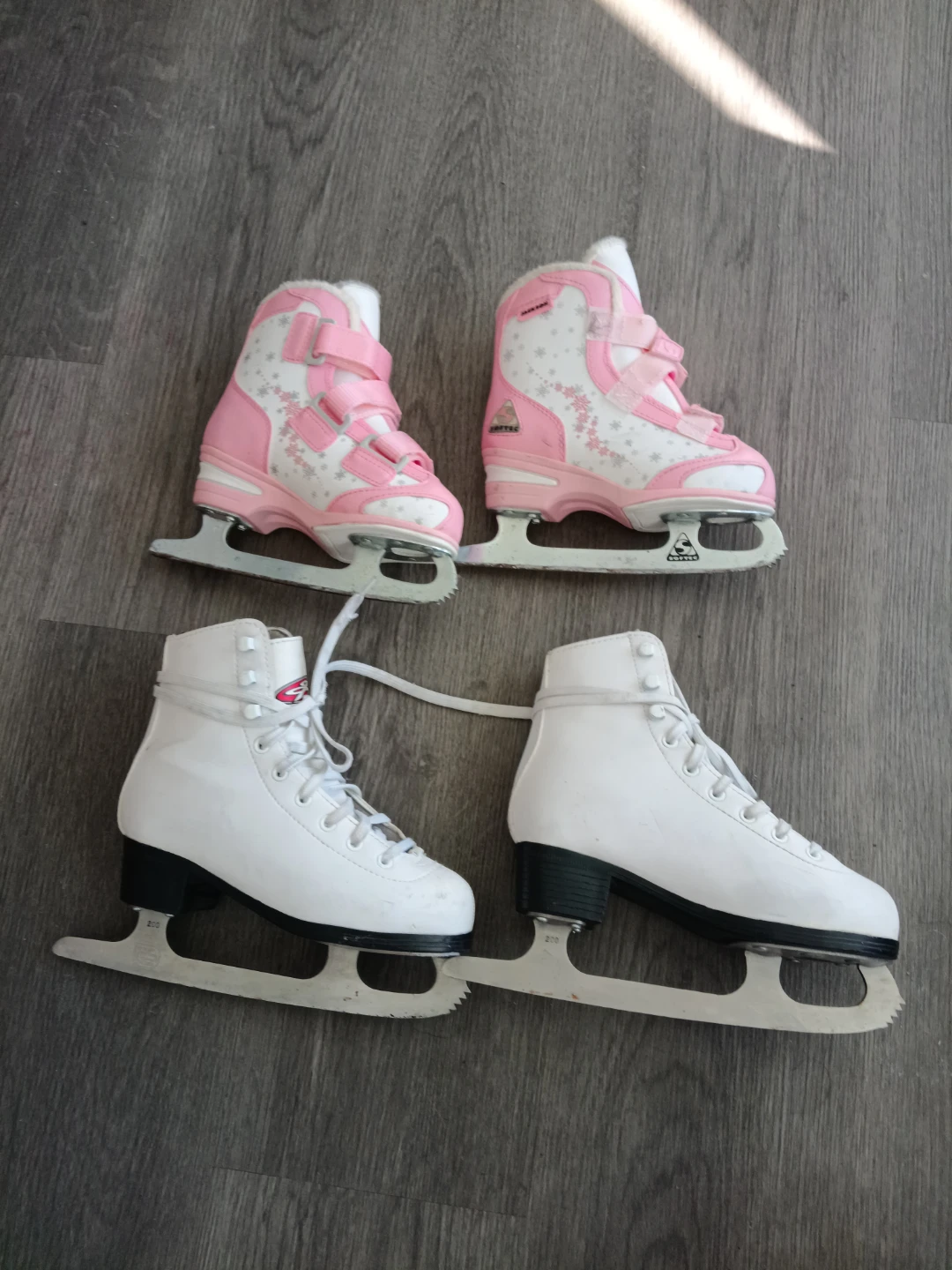 White Skates - photo 2