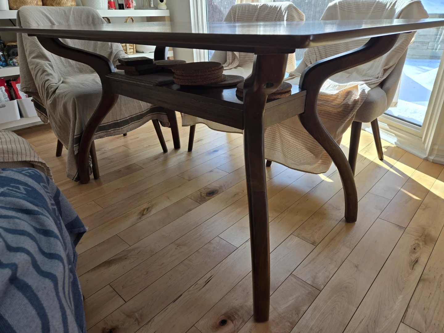 Dark Wood Dining Table 3x5 ft - photo 4