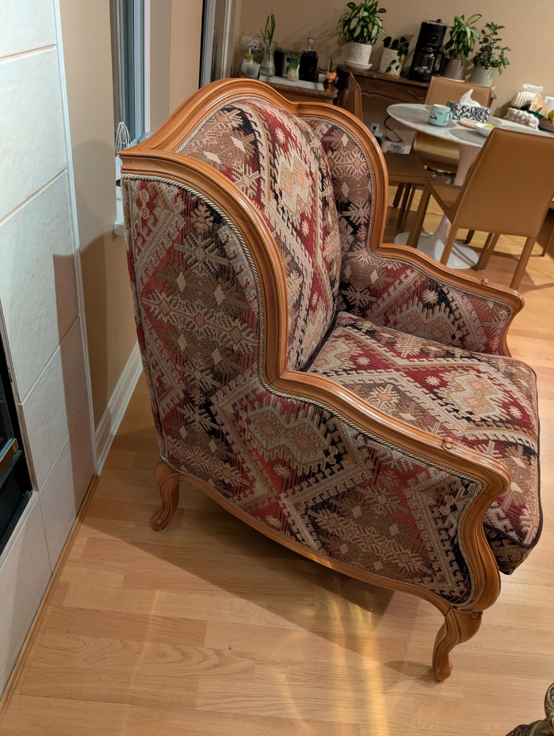 Armchair with ornate fabric and wooden frame - photo 2