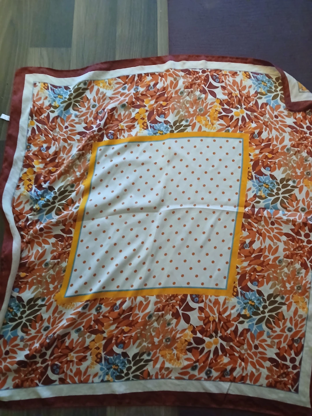 Floral and Polka Dot Scarf🧡