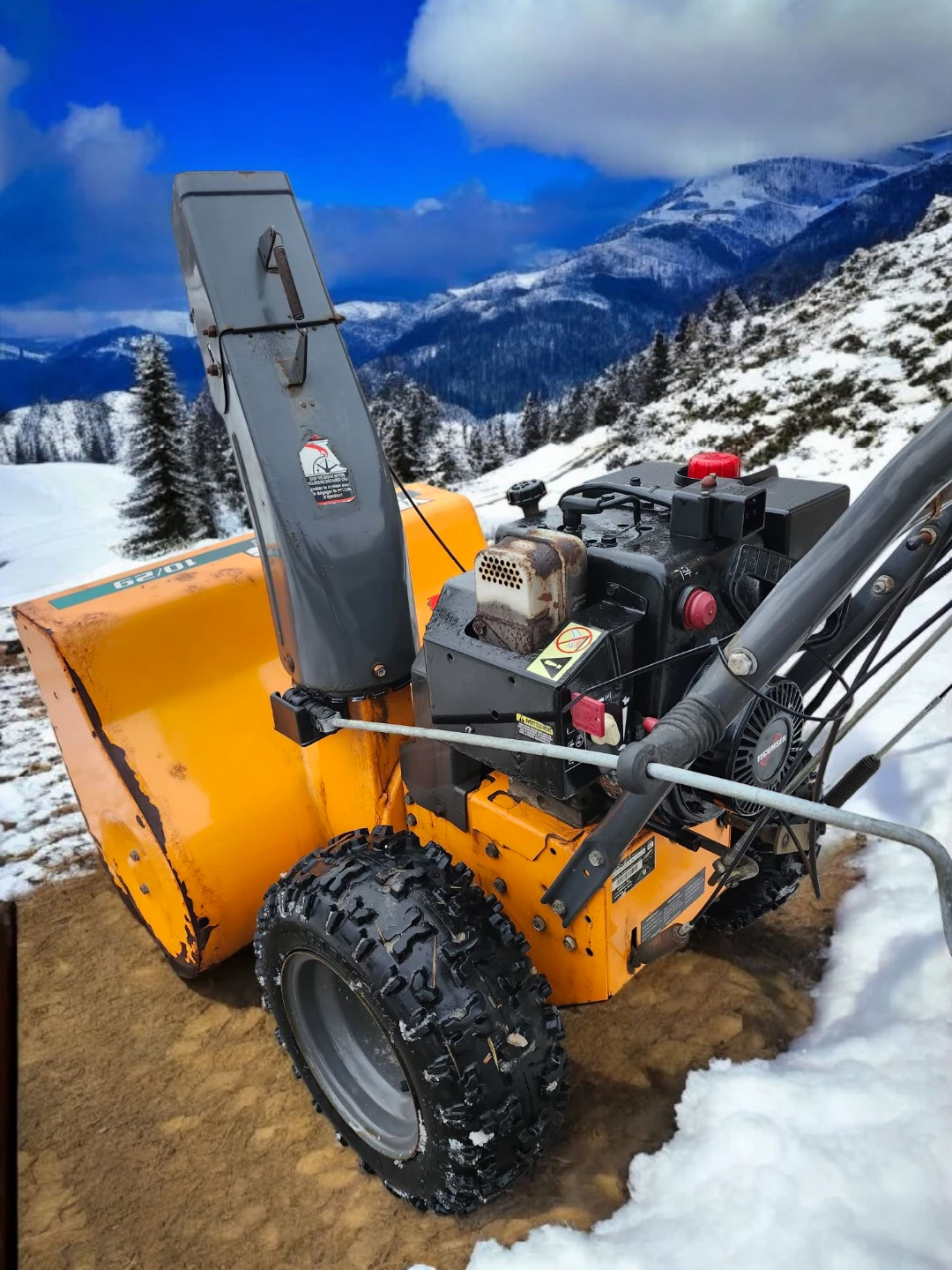 Comercial 10Hp 29" Snowblower  Carbur tuneup fresh oil change - photo 3