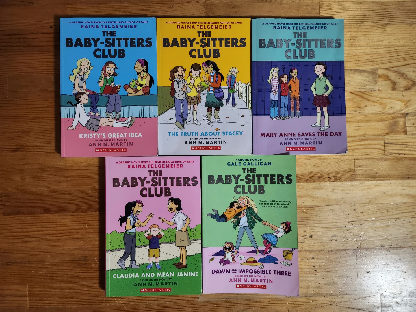 The Baby-Sitters Club Graphic Novels - (Set of 5) - photo 2