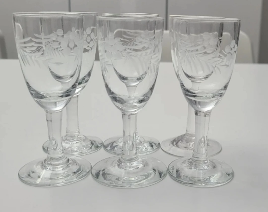 6 Etched Shot Glasses - photo 2