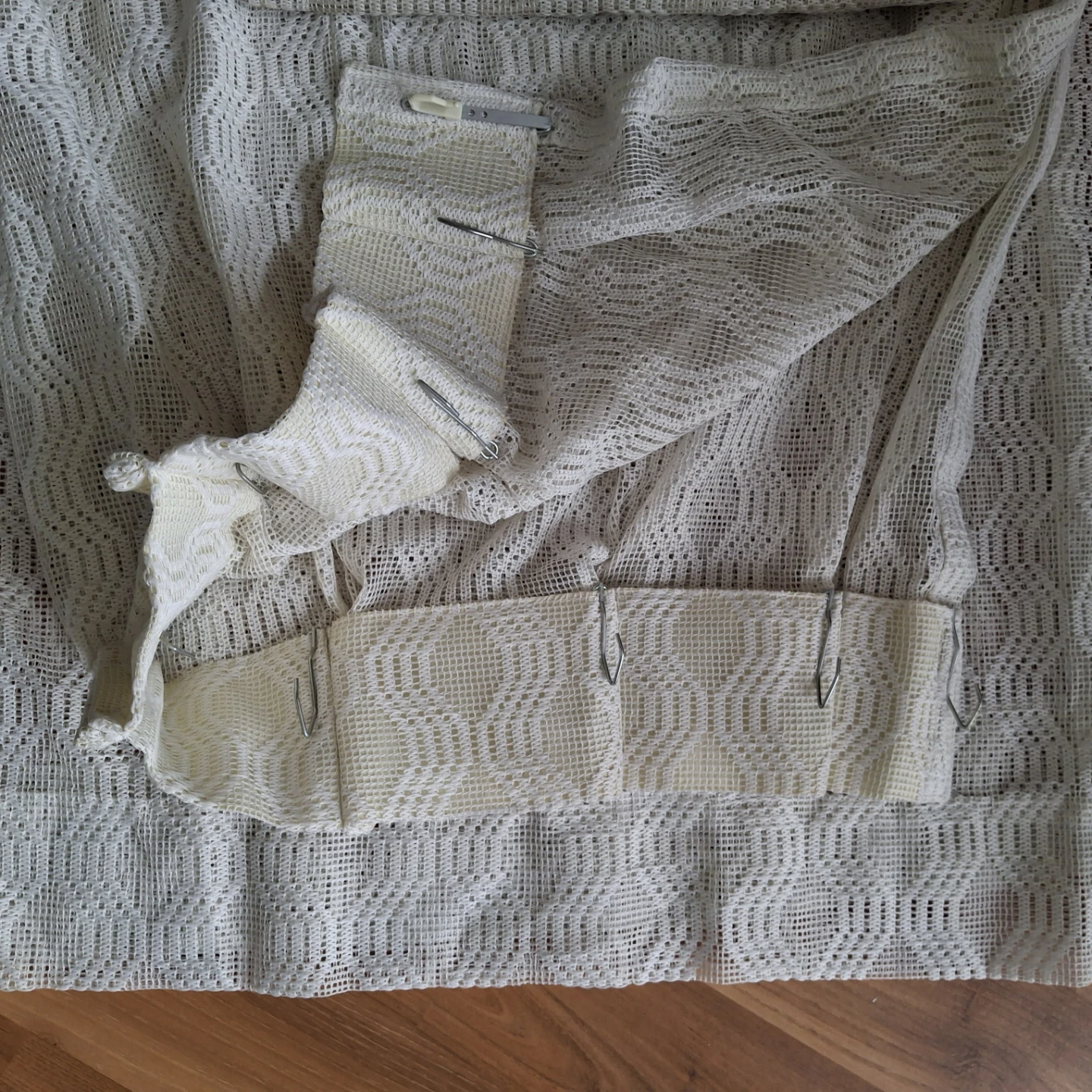 *HARD TO FIND SIZES* Curtains each set $12 - photo 2