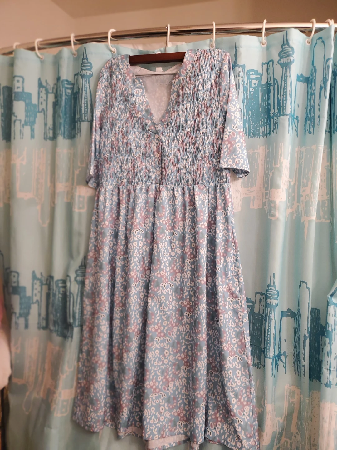 Blue floral midi dress with smocked bodice - photo 5