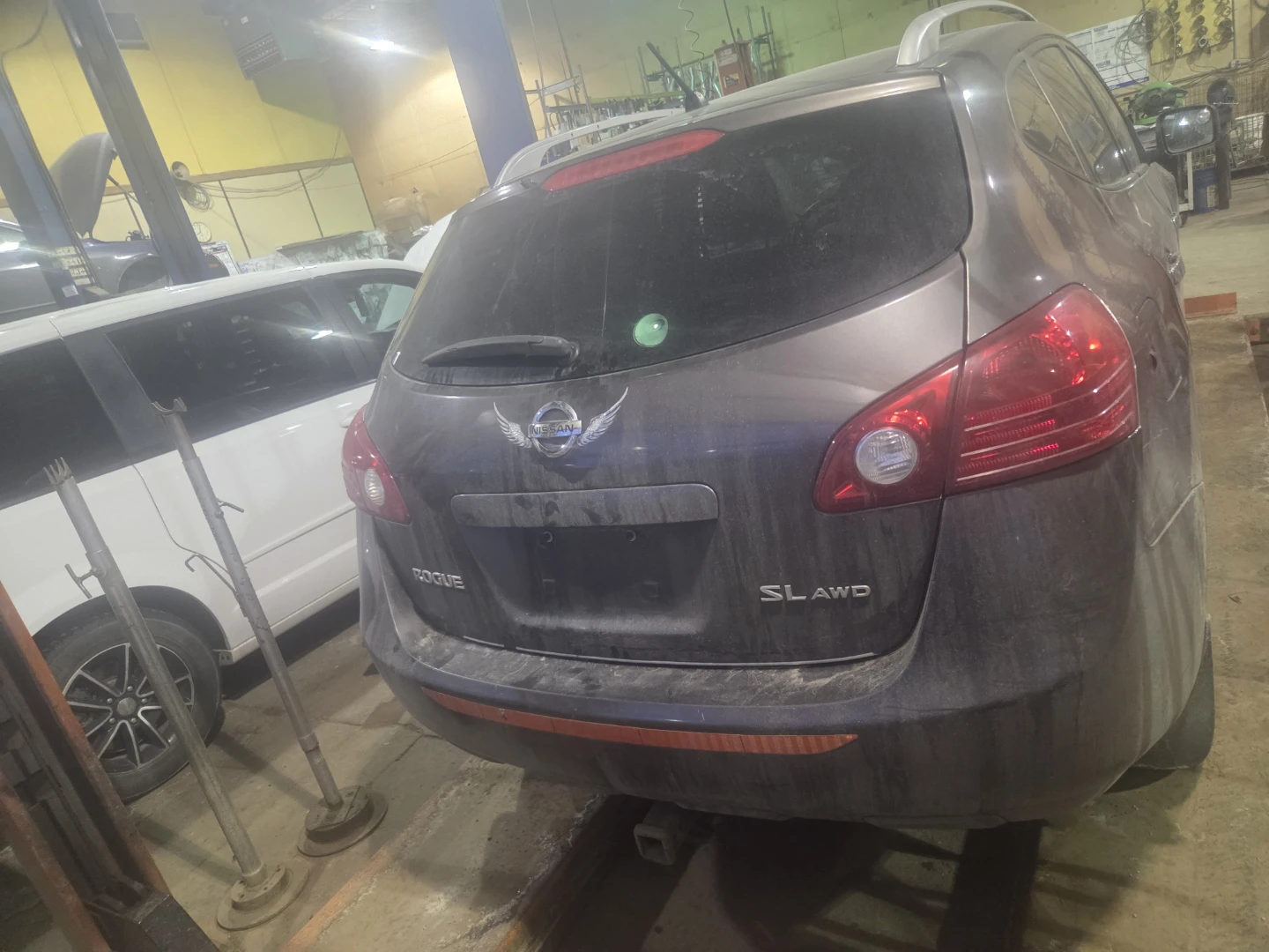Nissan Rogue SL AWD SUV 2010 - photo 4
